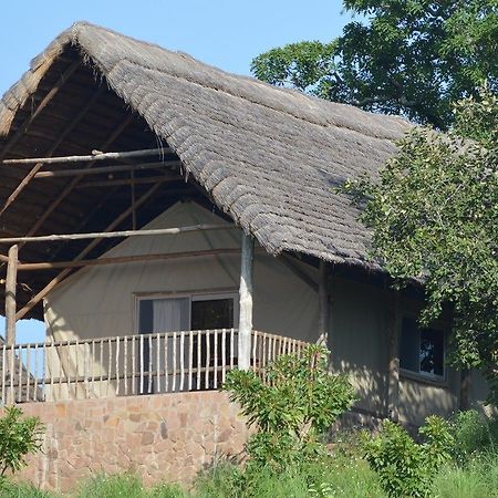 Zaina Lodge Wa Екстер'єр фото